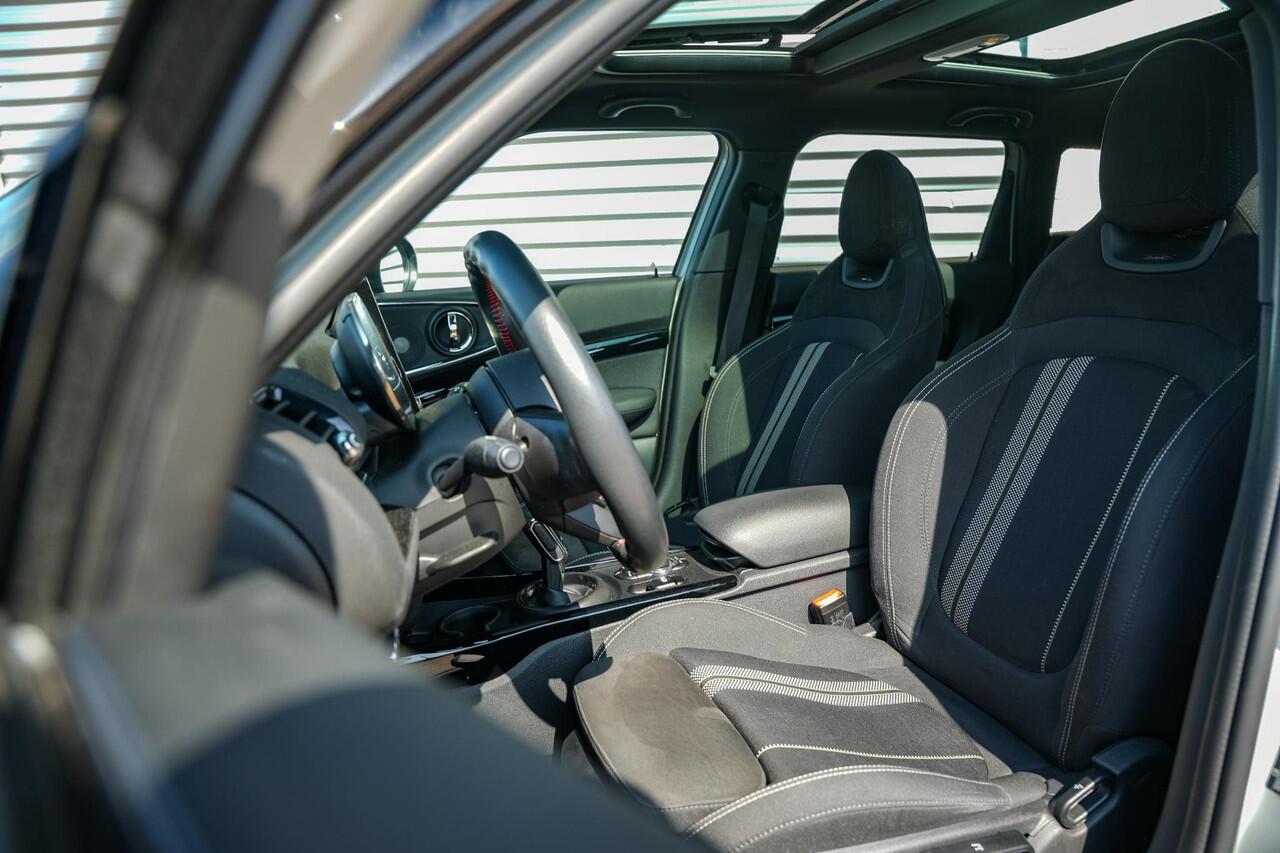 Mini COOPER CLUBMAN Mini 1.5 JCW Panoramadak Harman Kardon Navigatie DAB+ PDC LED