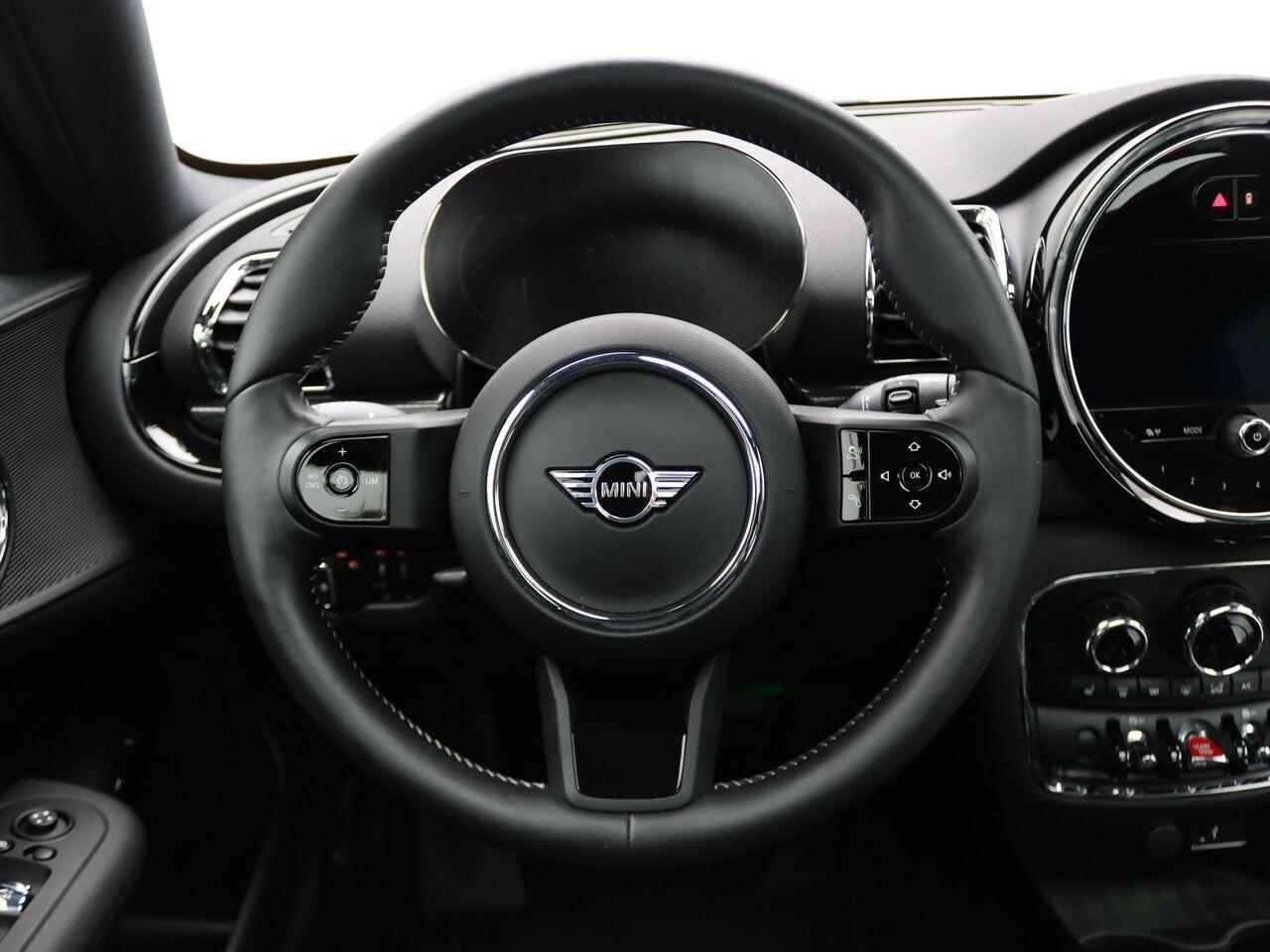 Mini COOPER CLUBMAN Richmond Park Edition + Adaptief Onderstel + Trekhaak + Panoramadak + 18''