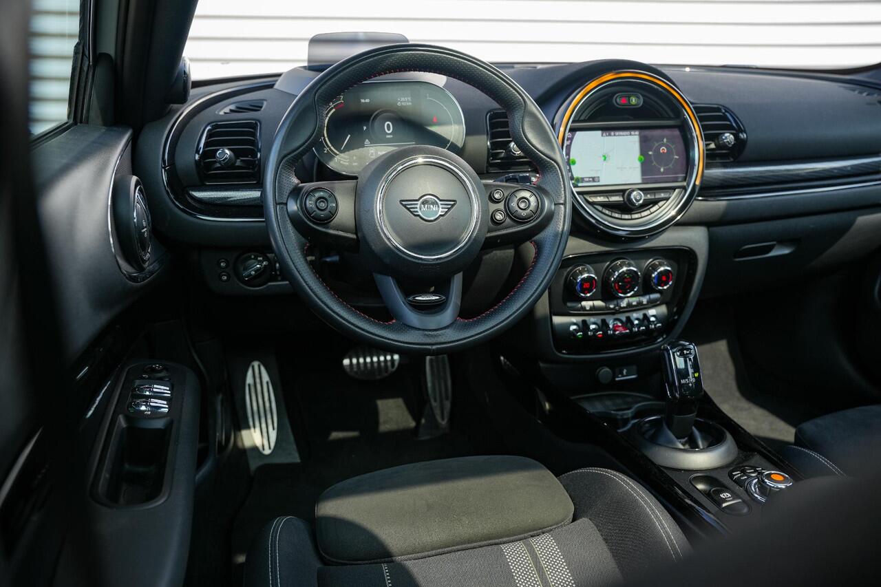 Mini COOPER CLUBMAN Mini 1.5 JCW Panoramadak Harman Kardon Navigatie DAB+ PDC LED