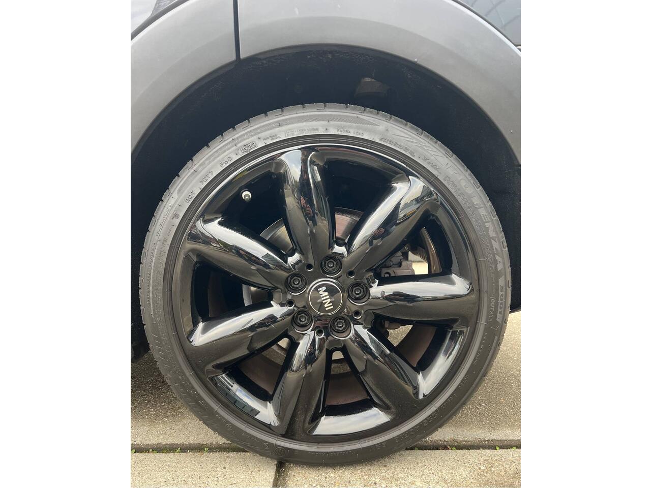 Mini COOPER CLUBMAN Mini 2.0 S Chili | AUTOMAAT | LEDER | SCHUIF/KANTELDAK | CARPLAY/ANDROID | HARMAN/KARDON | NAVI | CRUISE CONTROL | PDC V+A | CLIMATE CONTROL | LMV 18'' | STOELVERWARMING | KEYLESS | LED | BLUETOOTH