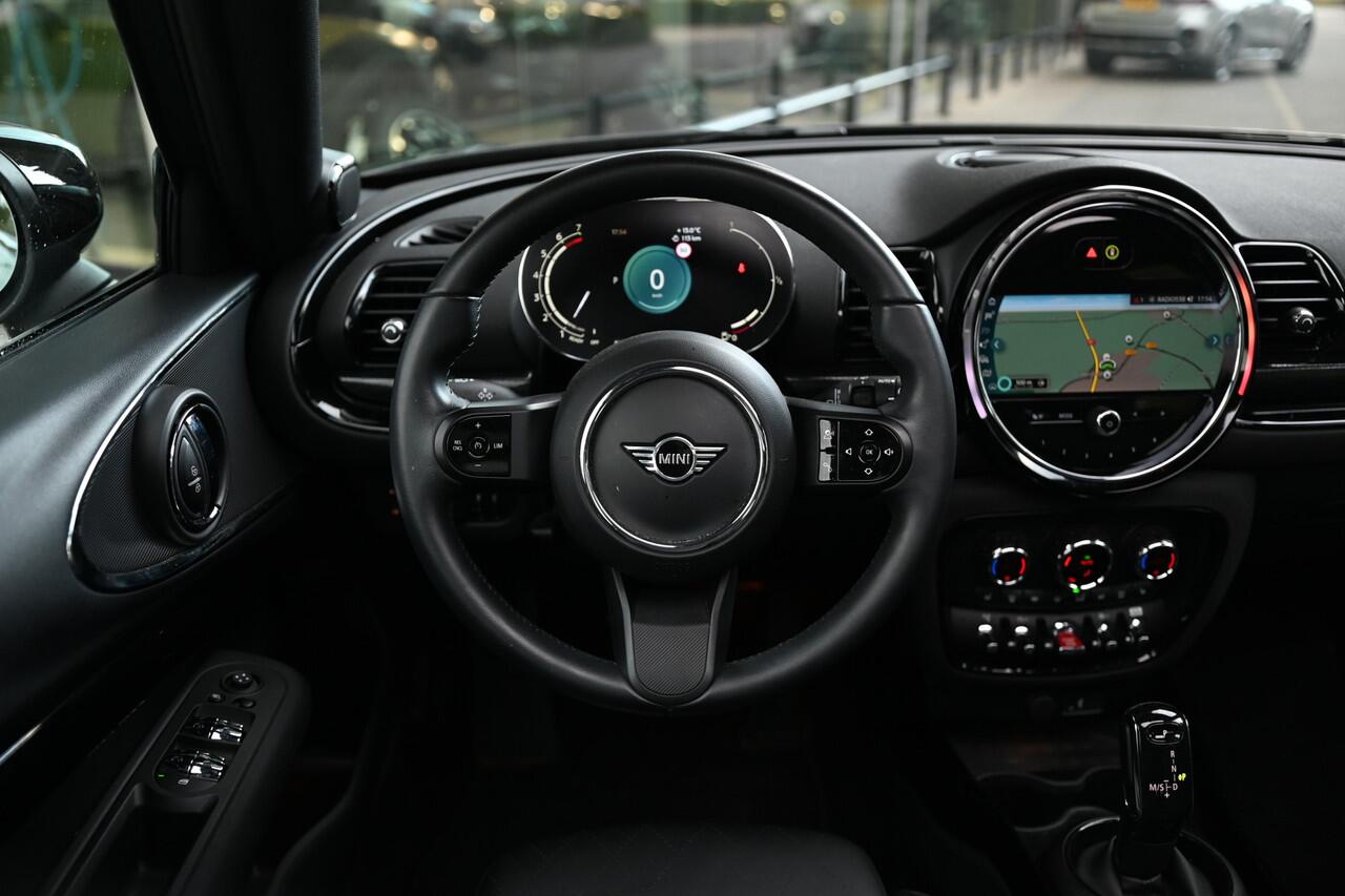 Mini COOPER CLUBMAN Automaat / Panoramadak / Achteruitrijcamera / Comfort Access / LED / Stoelverwarming / Harman-Kardon / Airconditioning / Cruise Control