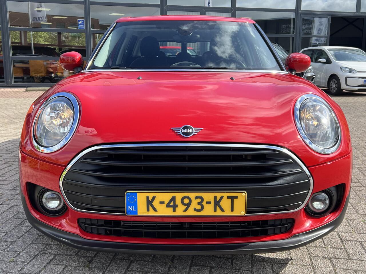 Mini COOPER CLUBMAN Mini 1.5 136 pk Business Edition Navigatie DAB Carplay Clima + Cruise Control 17 Inch Velgen Parkeersensoren Alarm 1e Eigenaar NL Auto