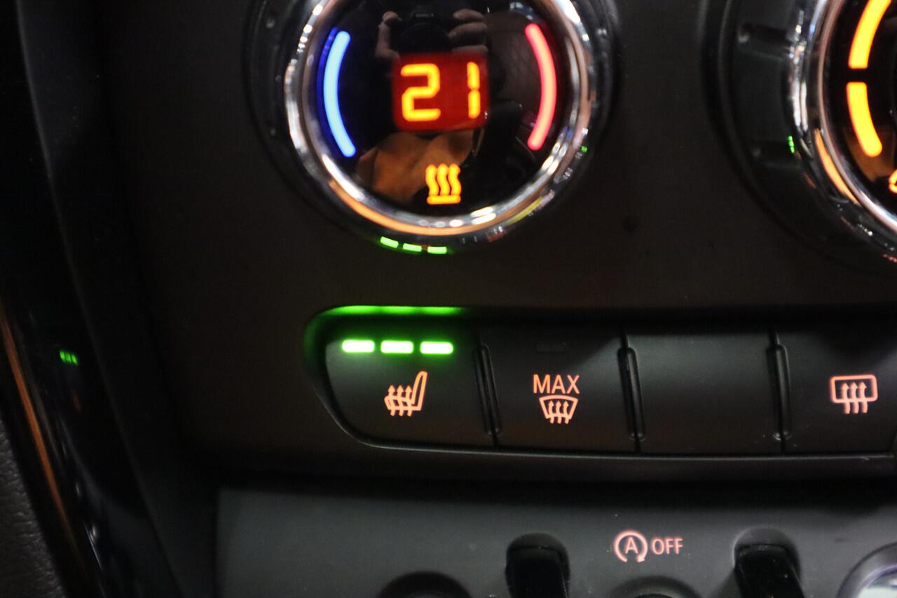 Mini COOPER CLUBMAN Mini 1.5 Business Edition Cruise/Climate panoramadak Navi Luxe Leder 24 maanden garantie mogelijk (*vraag naar de voorwaarden)