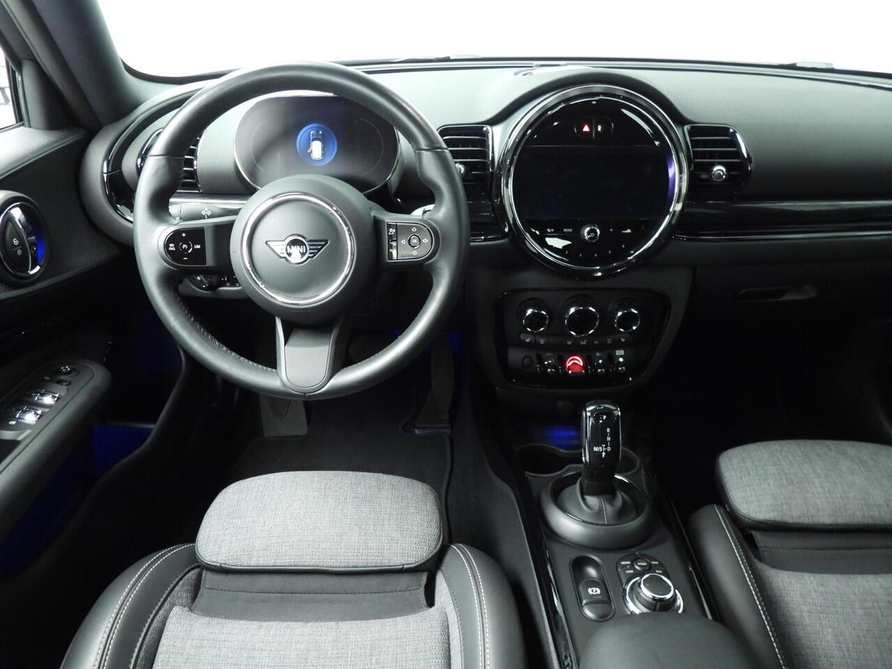 Mini COOPER CLUBMAN S | LED | Navigatie | Sportstoelen | Stoelverwarming | Keyles go | DAB | Alu 18 inch