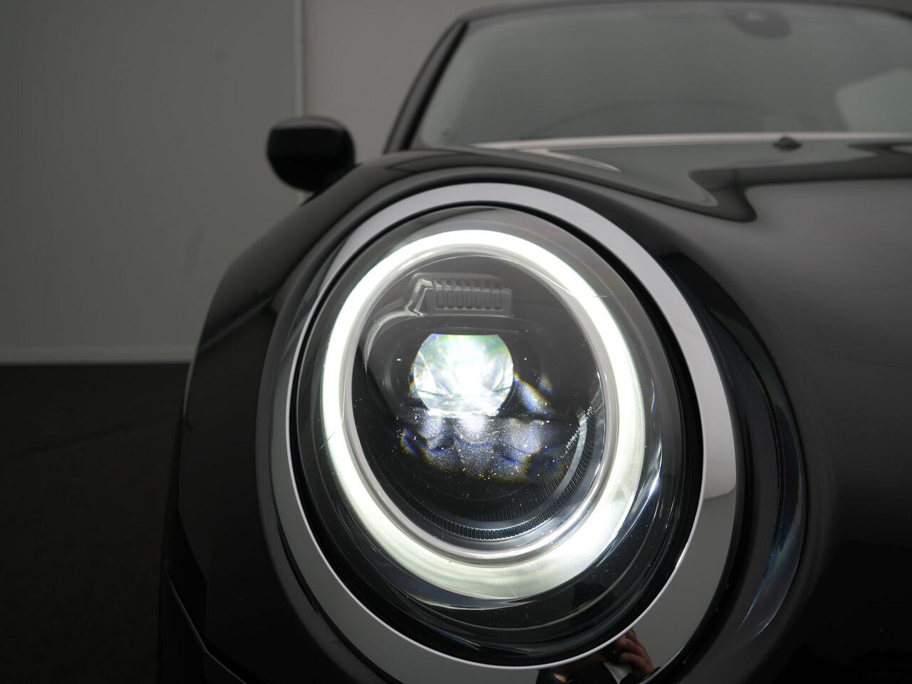 Mini COOPER CLUBMAN 1.5 Classic Business Edition - Occasional Lease vanaf ¤529 p/m - RIJKLAARPRIJS - Automaat - Achteruitrijcamera - Apple Carplay - Android Auto - Stoelverwarming