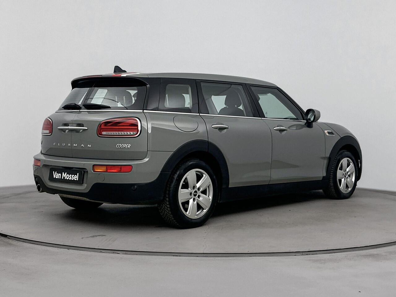 Mini COOPER CLUBMAN Mini 1.5 Business Edition 136PK | Automaat | Achteruitrijcamera | Navigatie | Climate Control | Stoelverwarming | LED Koplampen