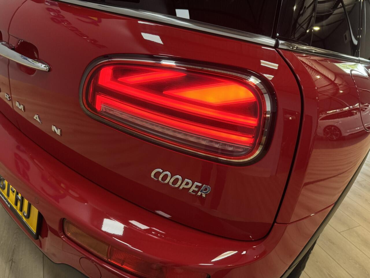 Mini COOPER CLUBMAN Mini 1.5 Business Edition Airco ECC | Panorama | Harman Kardon | Trekhaak | Keyless | Leder | Cruise Control | Isofix | NAP