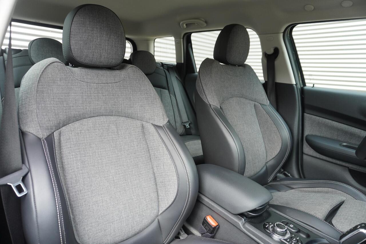 Mini COOPER CLUBMAN | Comfort Pack | Apple Carplay | Navigatie | Sportstoelen | Verwarmbare Voorstoelen