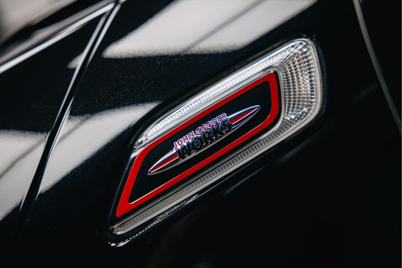 Mini COOPER CLUBMAN 2.0 JCW ALL4 John Works | JCW | Rood dak | Sportstoelen | Stoelverwarming | Head-Up |