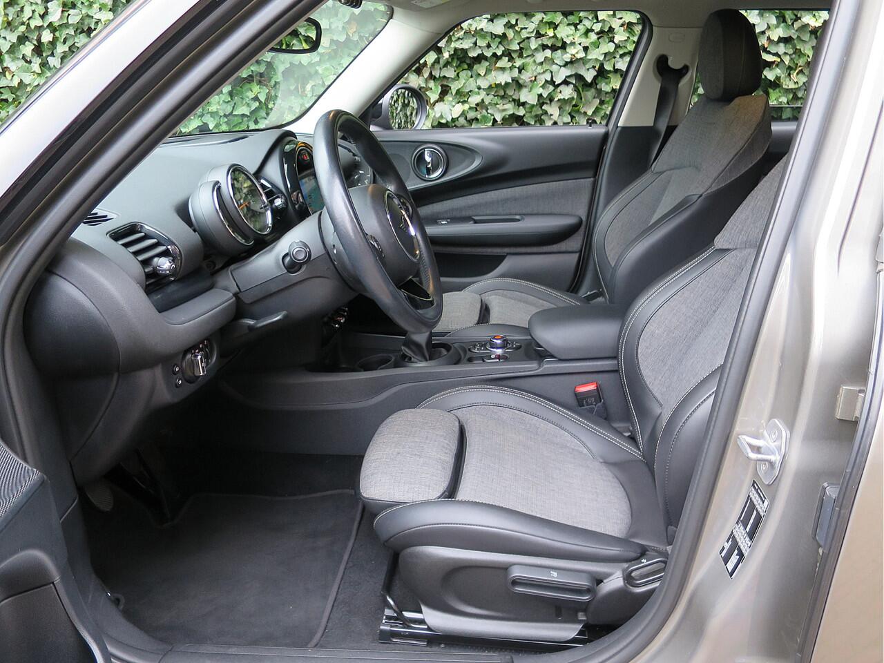 Mini COOPER CLUBMAN 1.5 Chili F54 met LED, Navi, Keyless, PDC en 17"