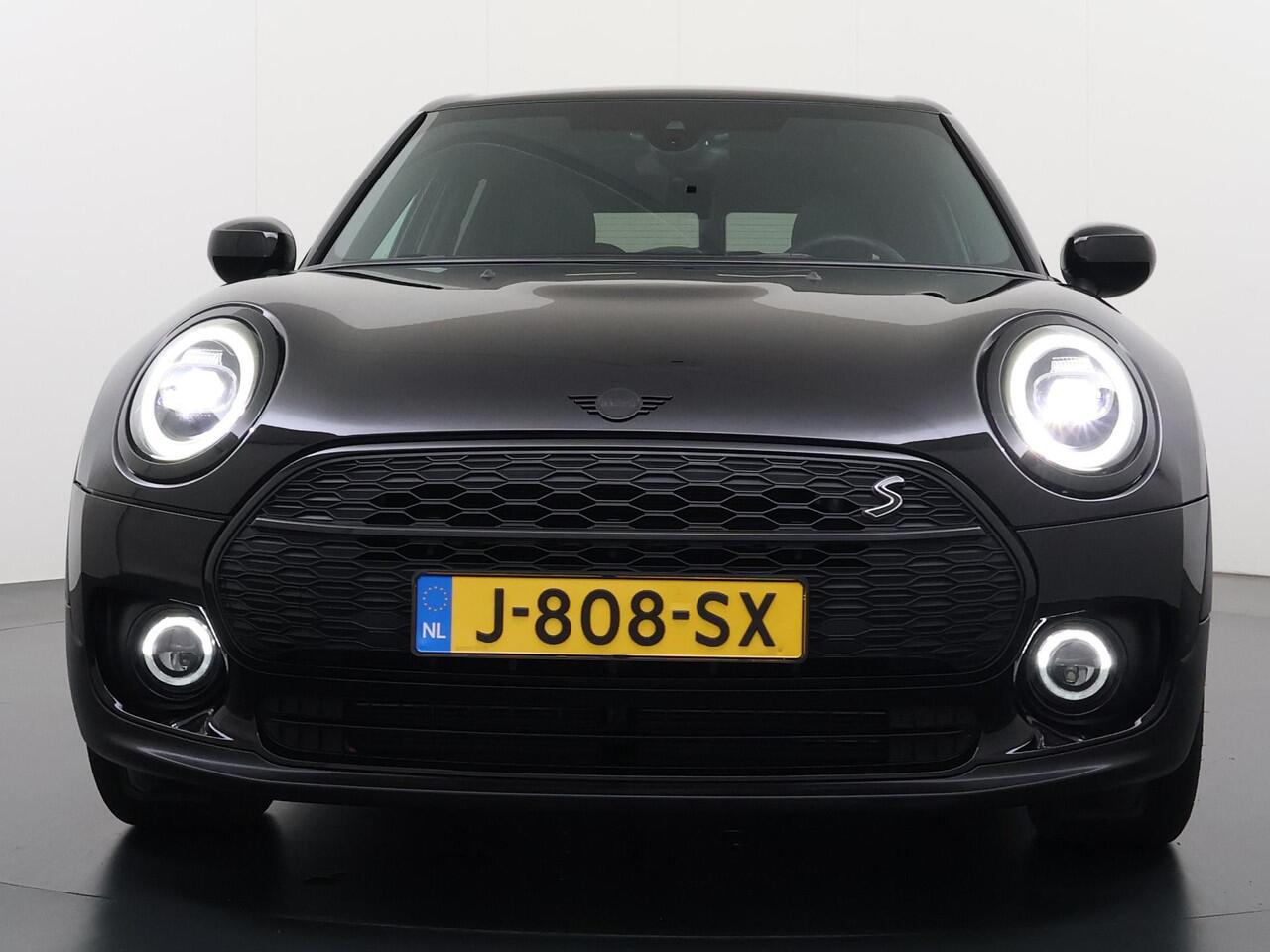 Mini COOPER CLUBMAN Mini 1.5 Richmond Park Edition VAN: ¤27.900,- VOOR: ¤24.770,- UW EINDEJAARSVOORDEEL: ¤3.130,- | PANO| CAMERA| STOELVERW. | LEER| KEYLESS| RIJKLAARPRIJS INCL. 12 MND BOVAG GARANTIE