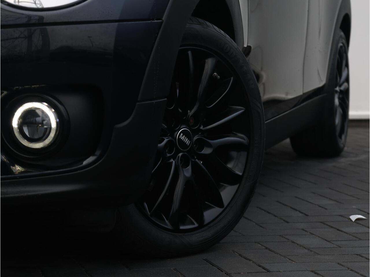 Mini COOPER CLUBMAN Mini 1.5 Business Edition Comfort Access/ Panoramadak/ Cruise Control/ Comfortstoelen/ Getint Glas/ Led-Koplampen