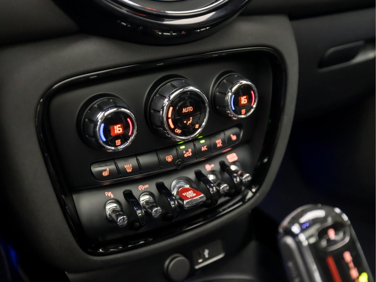 Mini COOPER CLUBMAN Mini 2.0 S ALL4 Chili 192Pk Automaat (PANORAMADAK, JCW PACK, DEALER ONDERHOUDEN, GROOT NAVI, SFEERVERLICHTING, HARMAN/KARDON, STOELVERWARMING, GETINT GLAS, LED KOPLAMPEN, NIEUWSTAAT)