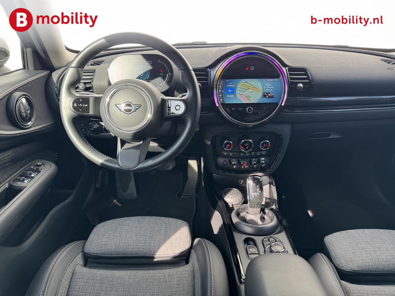 Mini COOPER CLUBMAN 1.5 136PK Classic Automaat | Achteruitrijcamera | LED | DAB | Apple CarPlay | Sportstoelen | Stoelverwarming