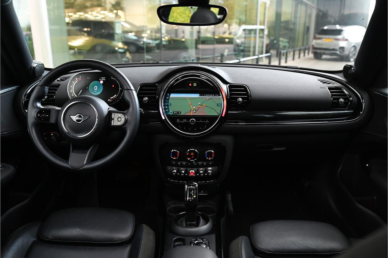 Mini COOPER CLUBMAN Automaat / Panoramadak / Achteruitrijcamera / Comfort Access / LED / Stoelverwarming / Harman-Kardon / Airconditioning / Cruise Control