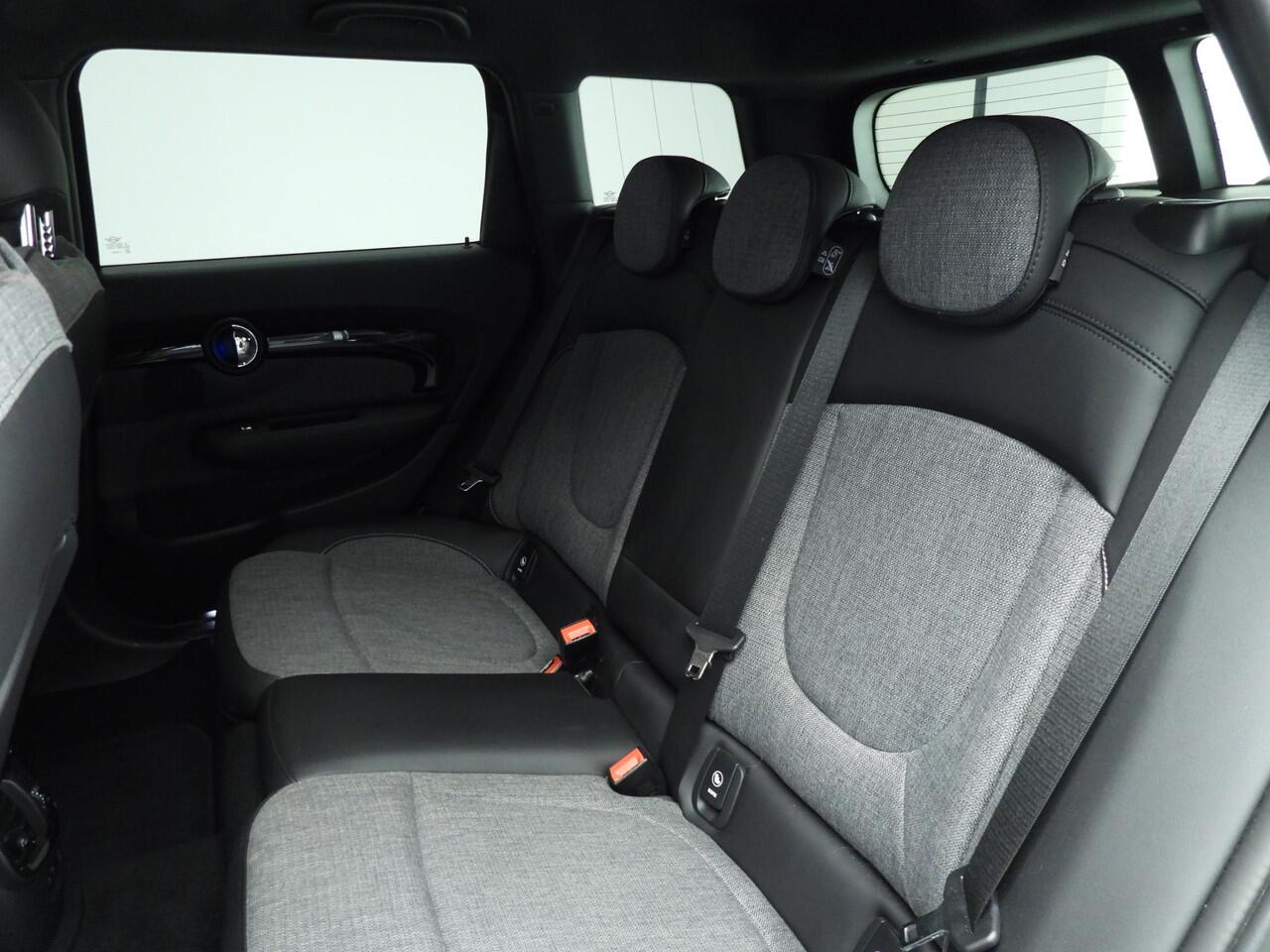 Mini COOPER CLUBMAN S | LED | Navigatie | Sportstoelen | Stoelverwarming | Keyles go | DAB | Alu 18 inch