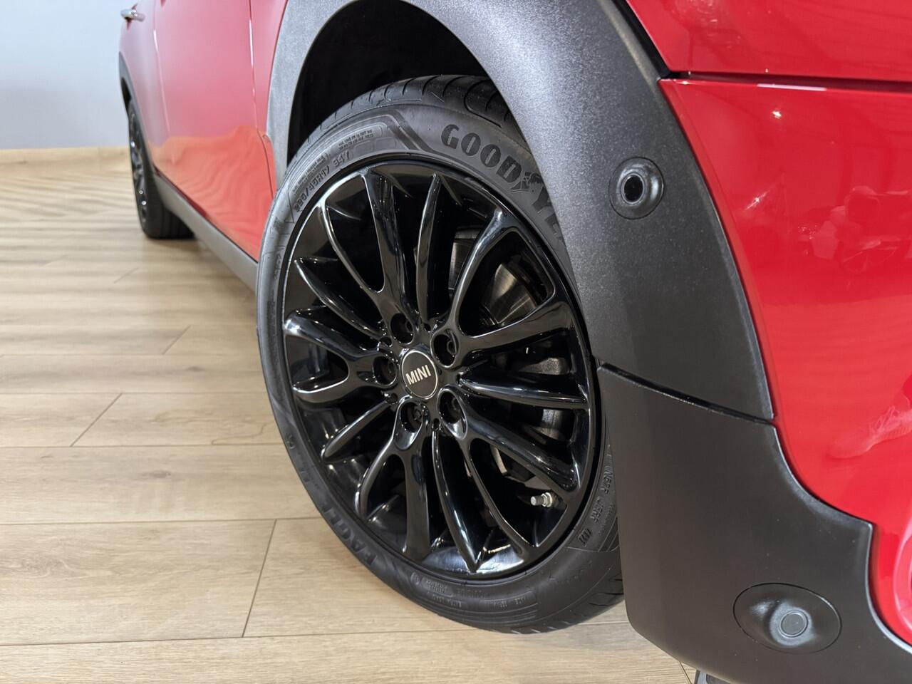 Mini COOPER CLUBMAN Mini 1.5 Business Edition Airco ECC | Panorama | Harman Kardon | Trekhaak | Keyless | Leder | Cruise Control | Isofix | NAP