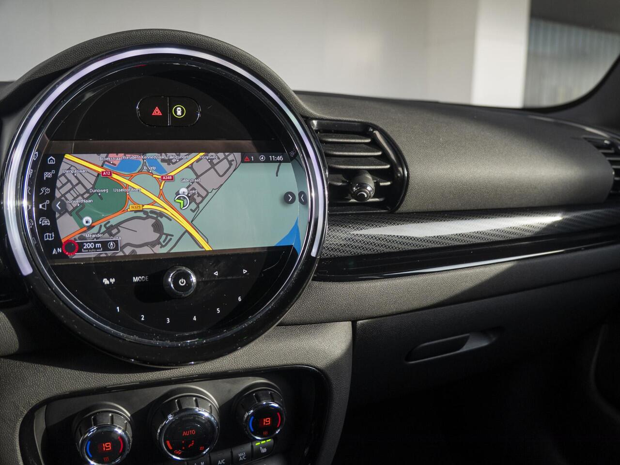 Mini COOPER CLUBMAN Aut. Piano Black Exterieur + Leder + Stoelverwarming