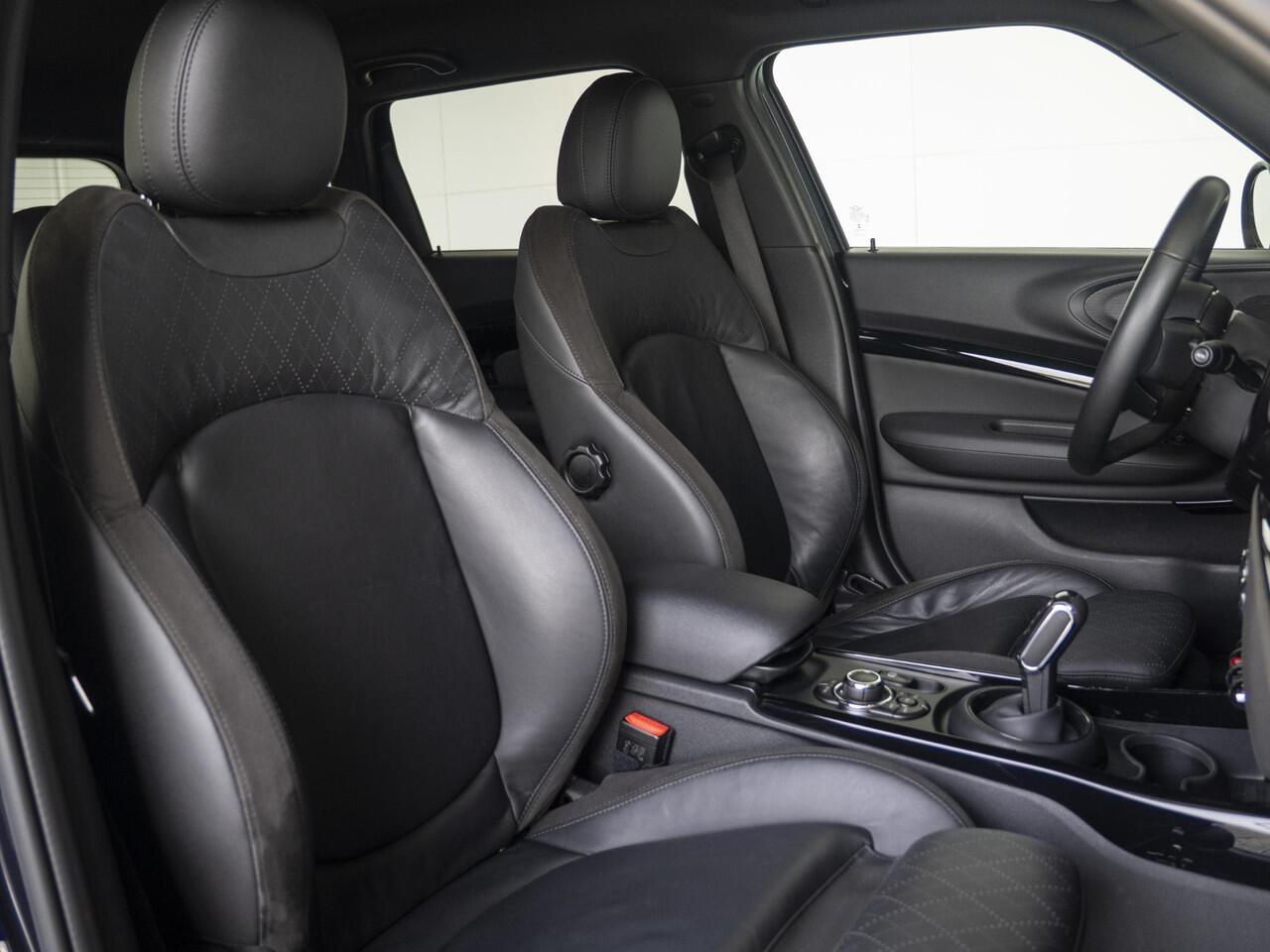 Mini COOPER CLUBMAN Aut. Piano Black Exterieur + Leder + Stoelverwarming