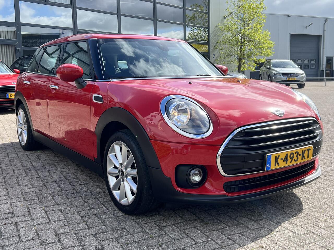 Mini COOPER CLUBMAN Mini 1.5 136 pk Business Edition Navigatie DAB Carplay Clima + Cruise Control 17 Inch Velgen Parkeersensoren Alarm 1e Eigenaar NL Auto