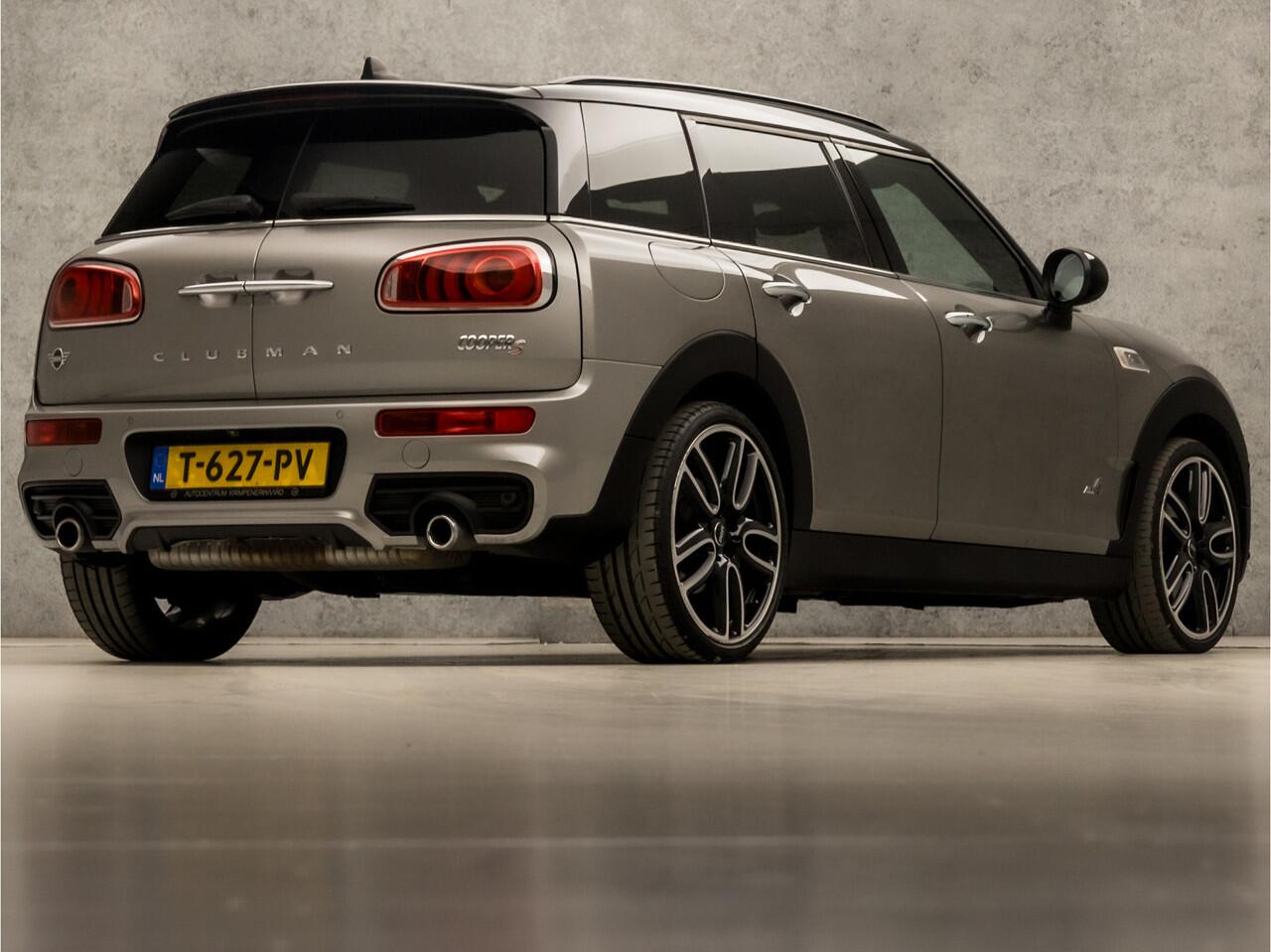 Mini COOPER CLUBMAN Mini 2.0 S ALL4 Chili 192Pk Automaat (PANORAMADAK, JCW PACK, DEALER ONDERHOUDEN, GROOT NAVI, SFEERVERLICHTING, HARMAN/KARDON, STOELVERWARMING, GETINT GLAS, LED KOPLAMPEN, NIEUWSTAAT)