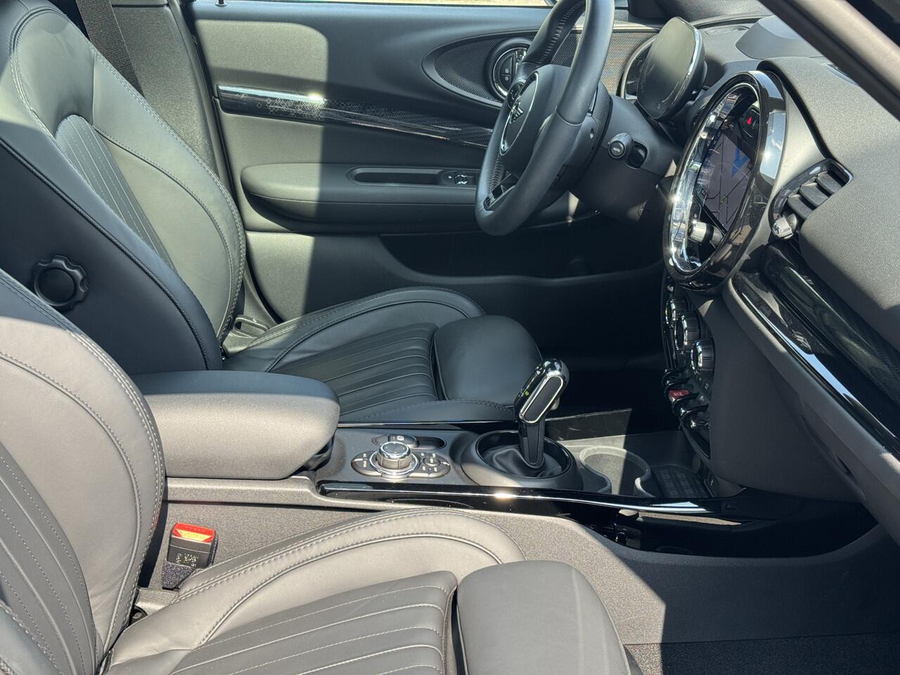 Mini COOPER CLUBMAN 2.0 S ALL4 Yours, adaptieve cruise control, Head-up, panoramadak,Leder, Camera. . Neem contact op en we maken een afspraak!