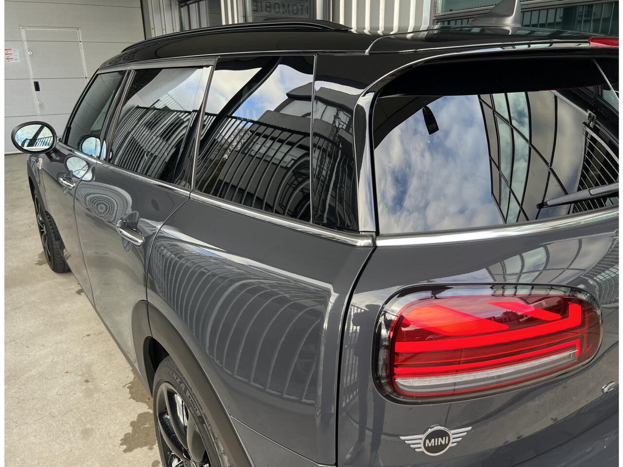 Mini COOPER CLUBMAN Mini 2.0 S Chili | AUTOMAAT | LEDER | SCHUIF/KANTELDAK | CARPLAY/ANDROID | HARMAN/KARDON | NAVI | CRUISE CONTROL | PDC V+A | CLIMATE CONTROL | LMV 18'' | STOELVERWARMING | KEYLESS | LED | BLUETOOTH