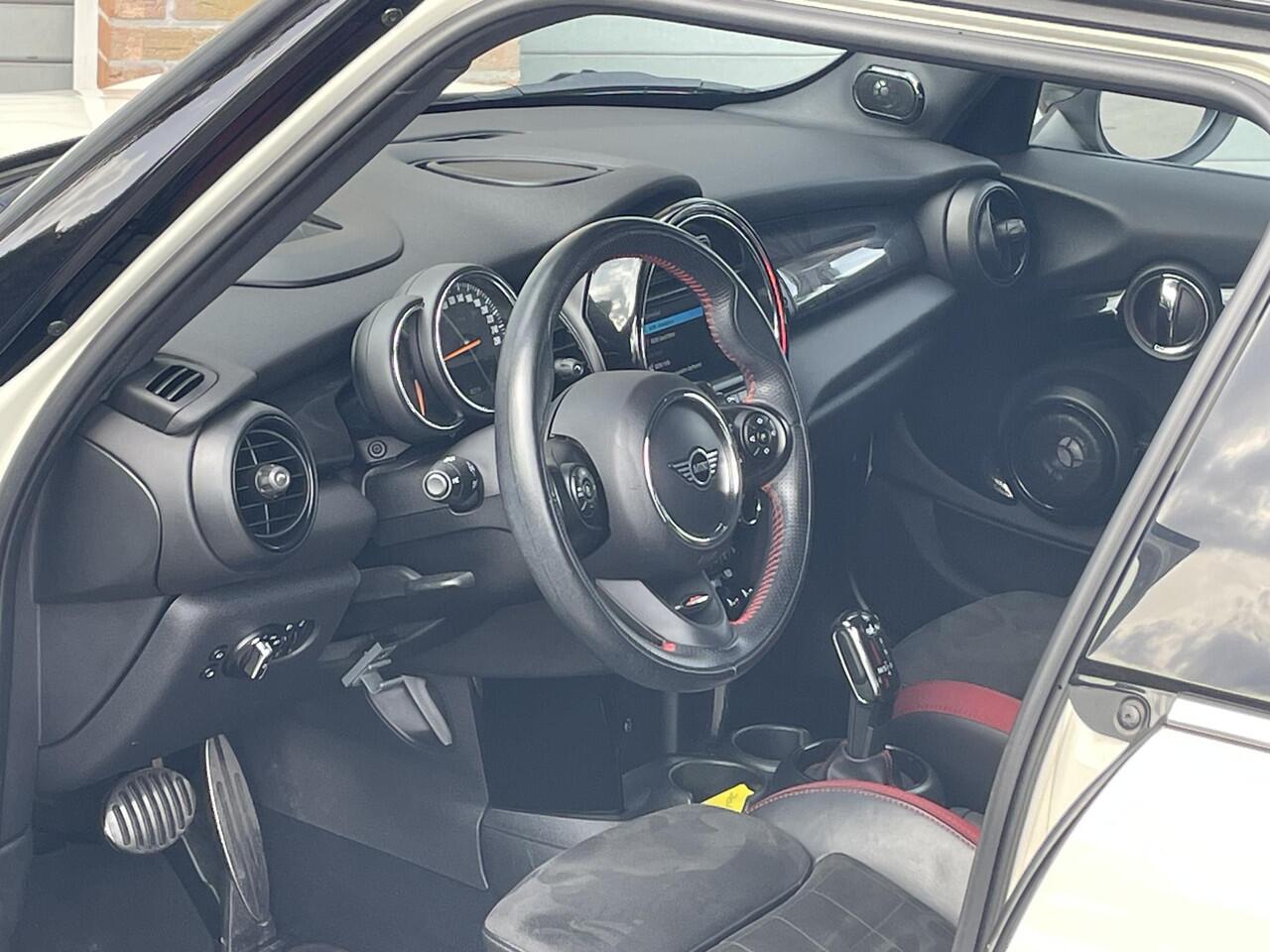 Mini COOPER S Mini 2.0 Knightsbridge Edition Panoramadak | JCW stuur | Automaat