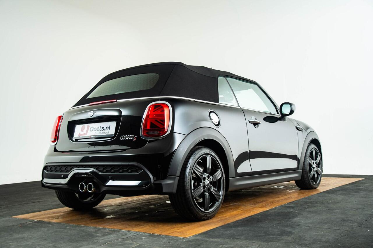 Mini COOPER S Mini Cabrio 2.0 Rockingham GT Edition Binnenlichtpakket - Elektrisch verwarmbare voorstoelen - Adaptive onderstel - Cruise Control - Stuurwielverwarming - Driving Assistant - Comfort Access -