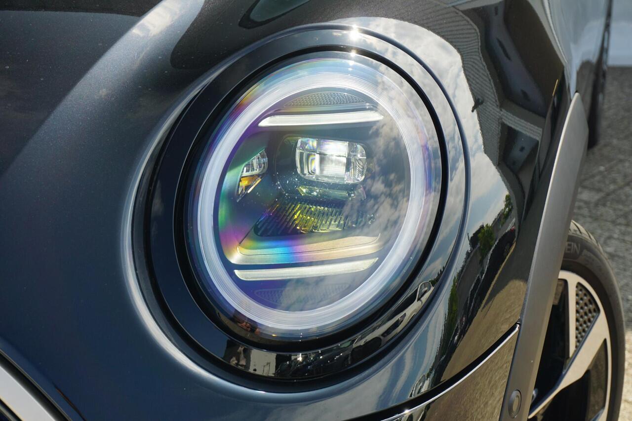 Mini COOPER S | Favoured Uitvoering | Pakket XL | Harman Kardon | Driving Assistant Professional | Head-Up Display | Stoel & Stuurverwarming | Panoramadak