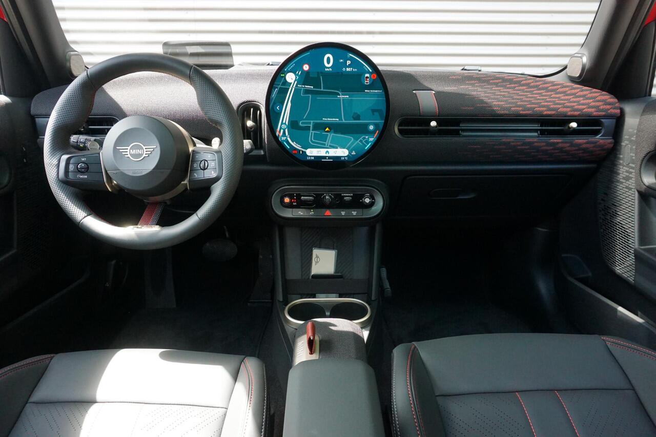 Mini COOPER S 5-deurs John Cooper Works Uitvoering | Pakket XL | Glazen panoramadak | Driving Assistant Plus | HIFI System Harman Kardon | MINI Head-Up Display