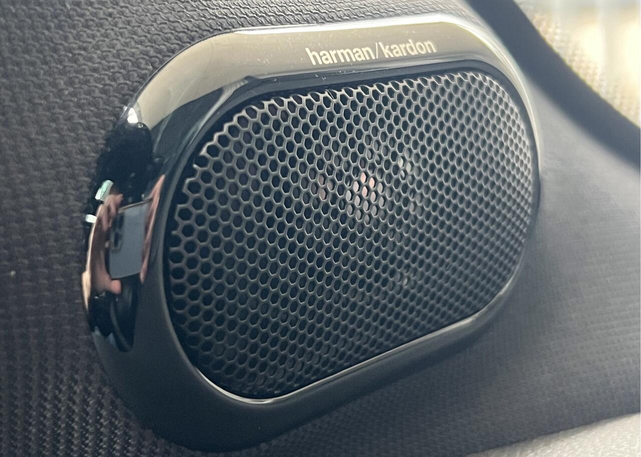 Mini COOPER S Mini 2.0 60 Years Edition | AUTOMAAT | HEAD-UP DISPLAY | LEDER | SCHUIF/KANTELDAK | CARPLAY/ANDROID | CAMERA | HARMAN/KARDON | NAVI | CRUISE CONTROL | PDC V+A | CLIMATE CONTROL | LMV 17'' | STOELVERWARMING | LED | BLUETOOTH