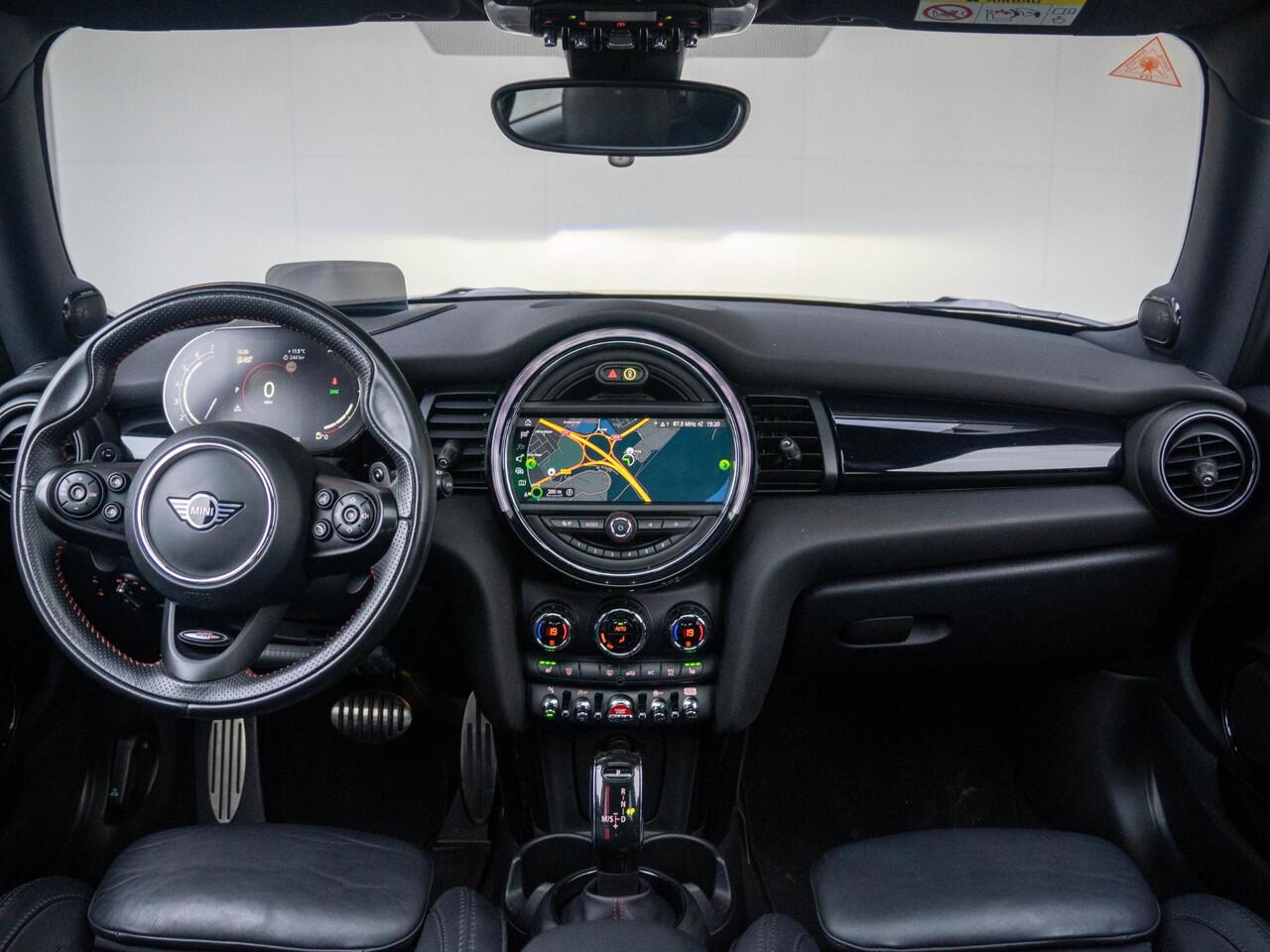 Mini COOPER S 3-deurs Aut. JCW + Hammersmith + Harman-Kardon + Panoramadak + Adaptieve Cruise