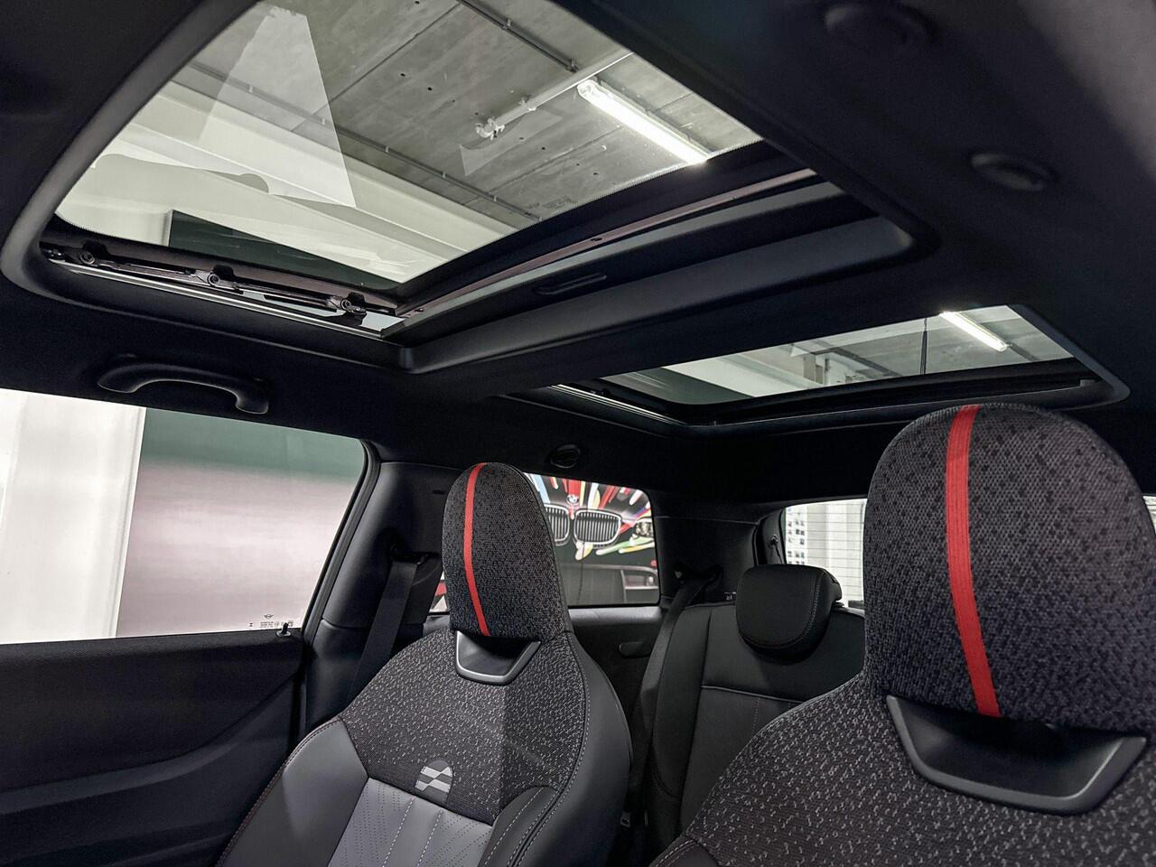 Mini COOPER S | John Cooper Works Uitvoering | Pakket XL |18" John Cooper Works Lap Spoke two-tone | Selections