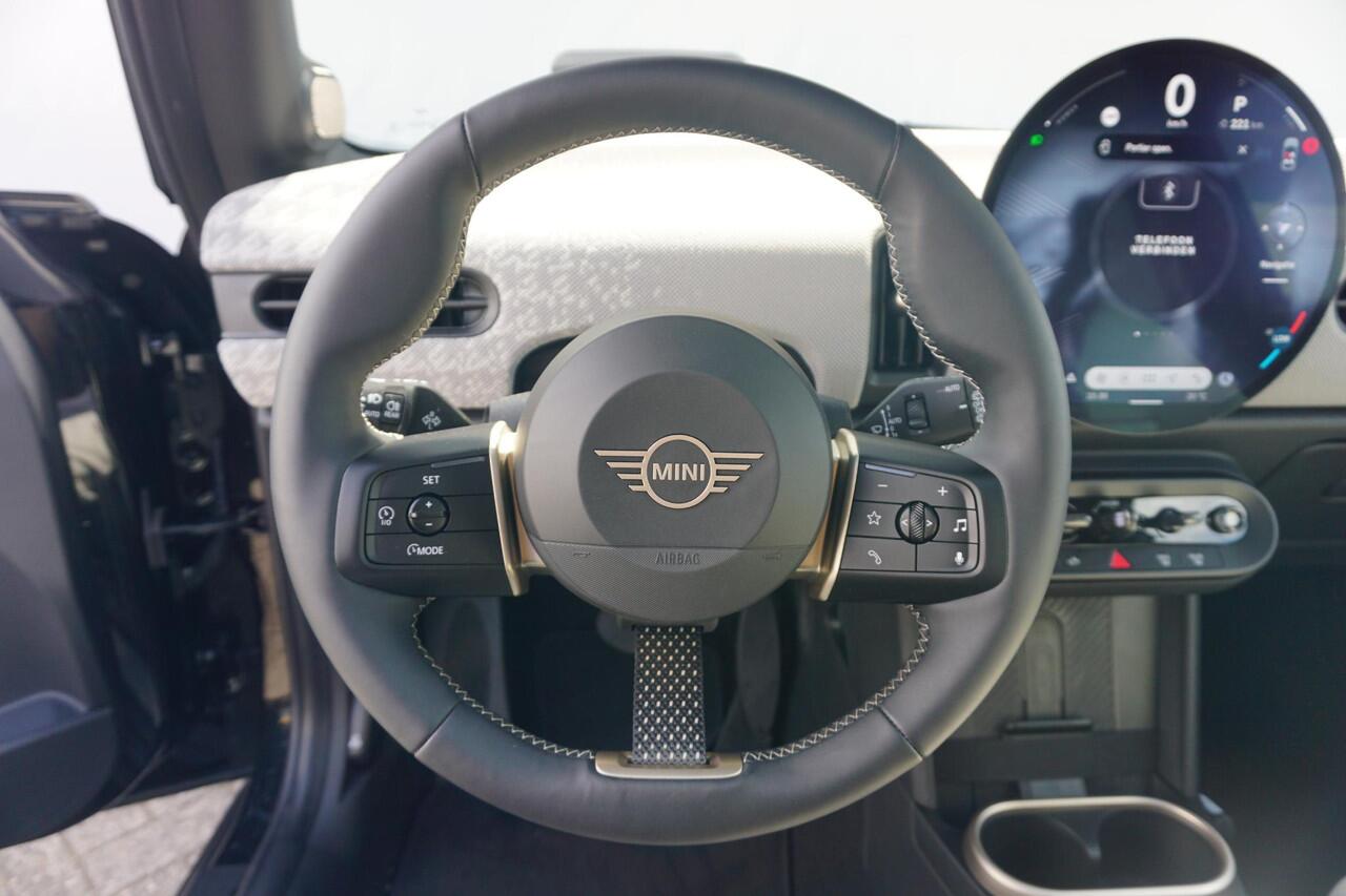 Mini COOPER S | Favoured Uitvoering | Pakket XL | Harman Kardon | Driving Assistant Professional | Head-Up Display | Stoel & Stuurverwarming | Panoramadak