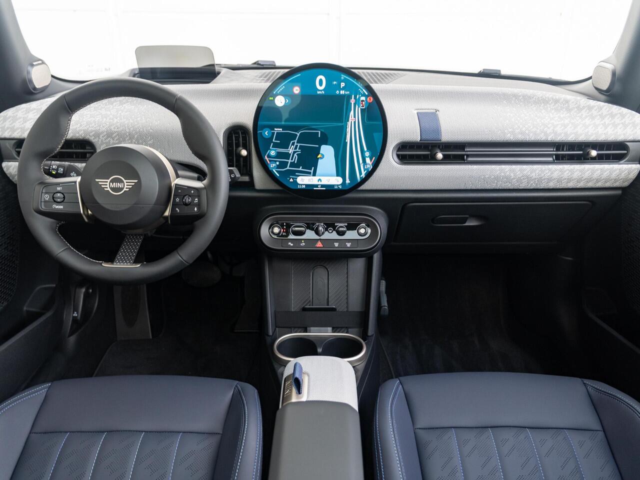 Mini COOPER S Favoured Trim | Pakket XL | Harman Kardon | Comfort Access | Panoramadak | Head-Up Display | Driving Assistant Plus
