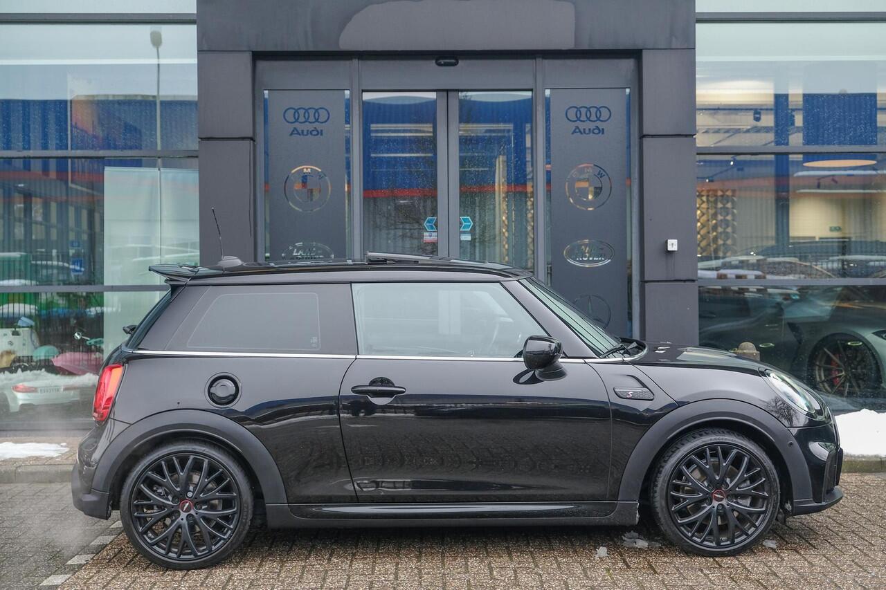 Mini COOPER S Mini 2.0 John Cooper Works JCW Panoramadak Black edition Schaalstoelen NLauto BOMVOL!!