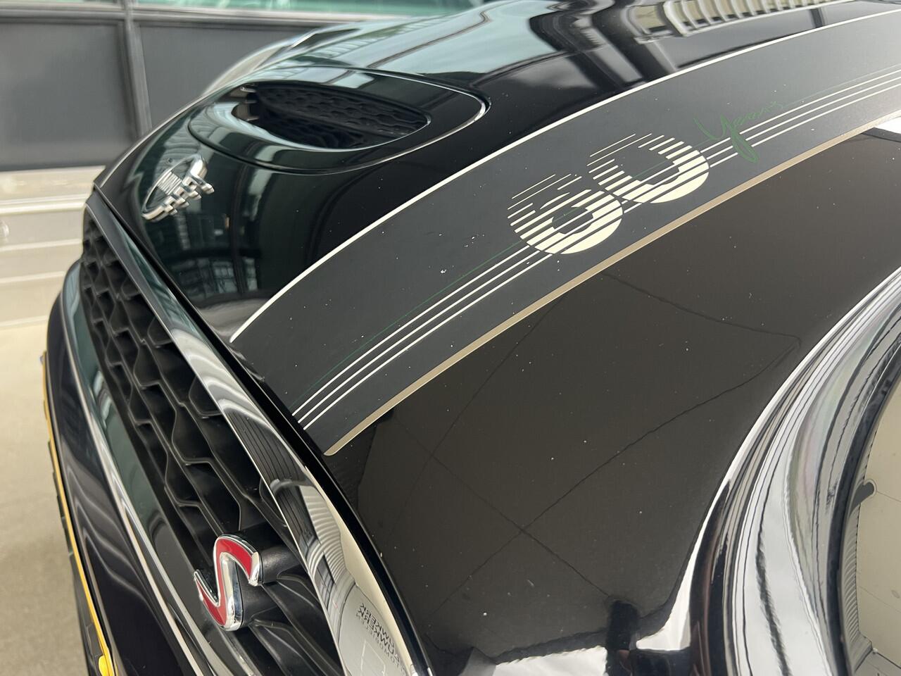 Mini COOPER S Mini 2.0 60 Years Edition | AUTOMAAT | HEAD-UP DISPLAY | LEDER | SCHUIF/KANTELDAK | CARPLAY/ANDROID | CAMERA | HARMAN/KARDON | NAVI | CRUISE CONTROL | PDC V+A | CLIMATE CONTROL | LMV 17'' | STOELVERWARMING | LED | BLUETOOTH