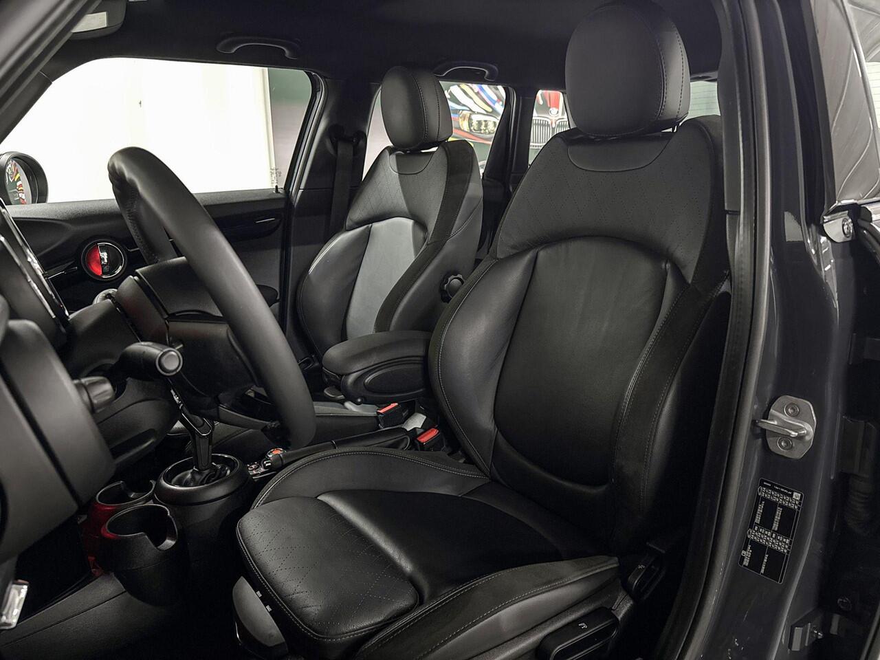 Mini COOPER S 5-deurs | Parkeersensoren achter | Comfort Access | Stoelverwarming | Apple Carplay