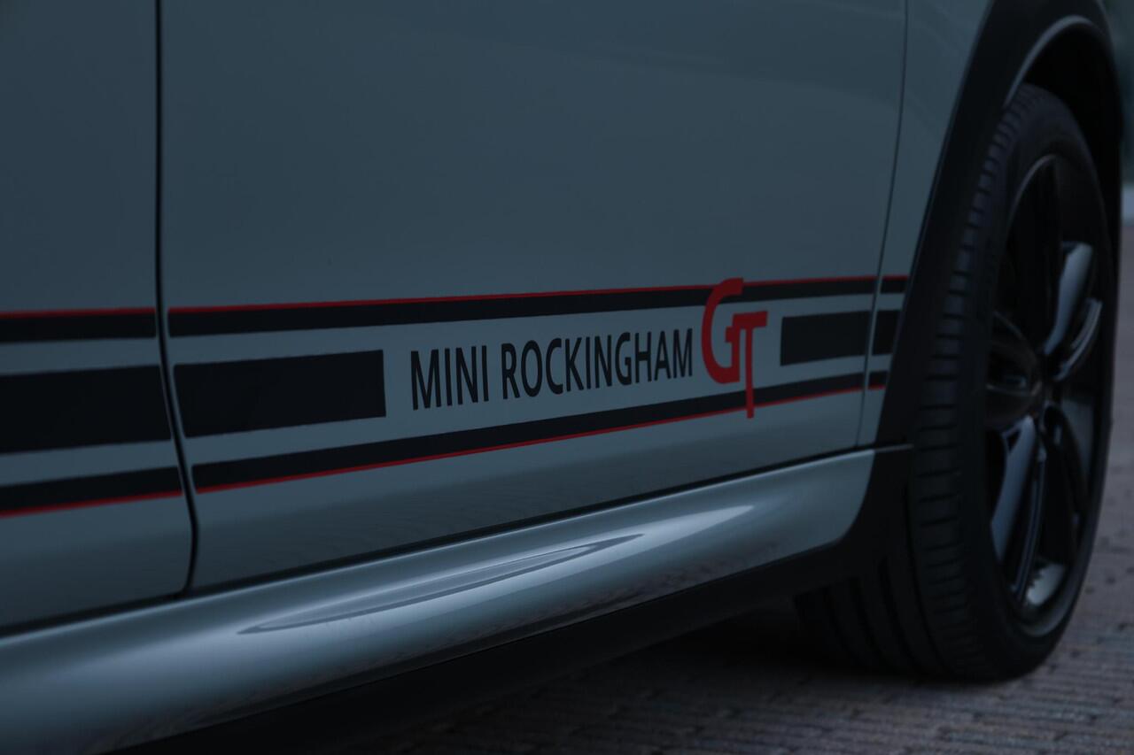 Mini COOPER S Mini 2.0 Rockingham GT Edition Stuurwiel verwarmd/ Comfort Access/ Achteruitrijcamera/ Stoelverwarming/ Panoramadak/ Sportstoelen