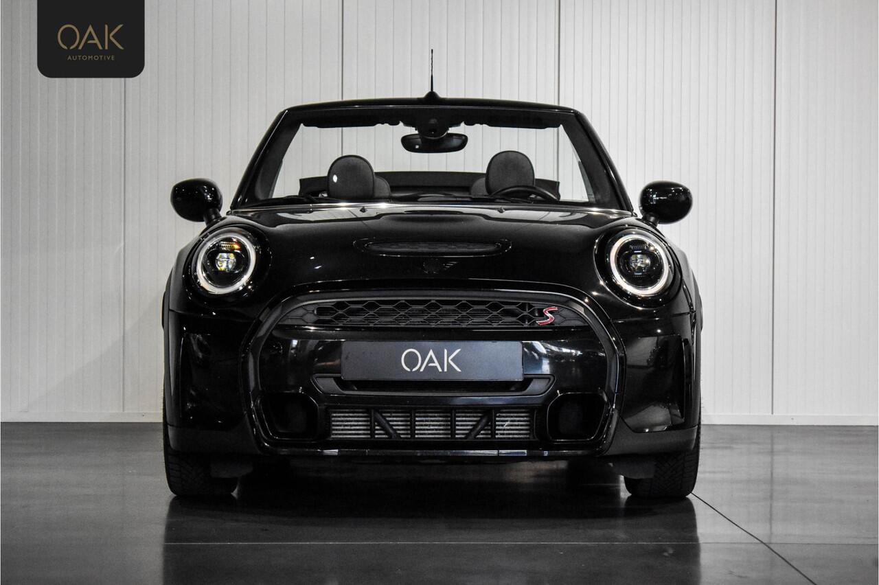 Mini COOPER S Mini Cabrio 2.0 F1 Aut. | Navigatie | Half Leder | LED | 17"LM | Piano Black | Midnight Zwart