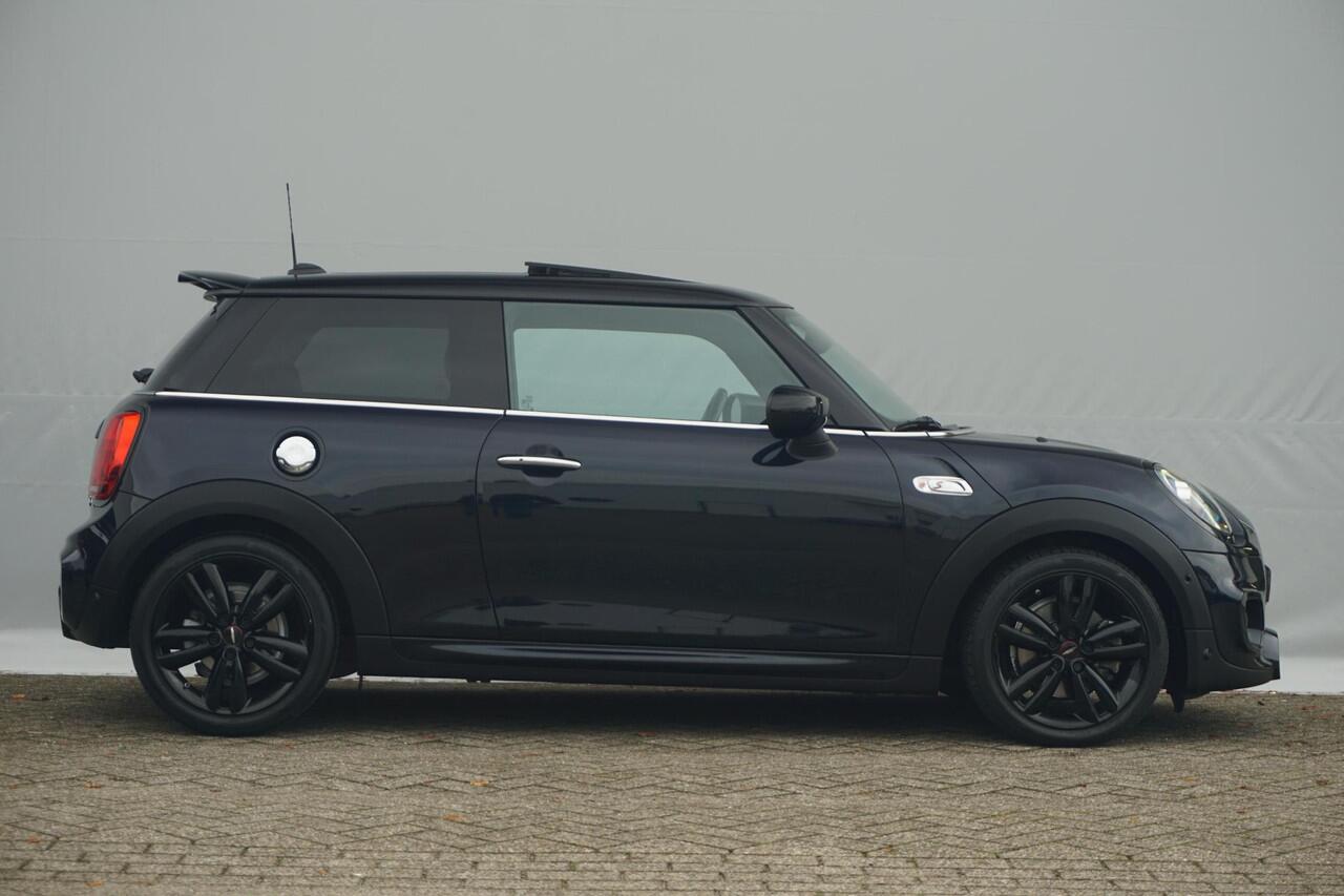 Mini COOPER S Hammersmith | Panoramadak / Harmon Kardon / keyless entry / JCW Pakket