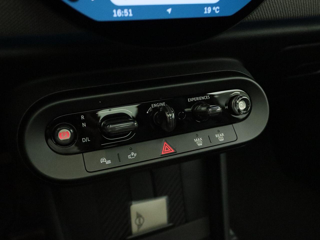 Mini COOPER S 3-Deurs Favoured Trim + Pakket M