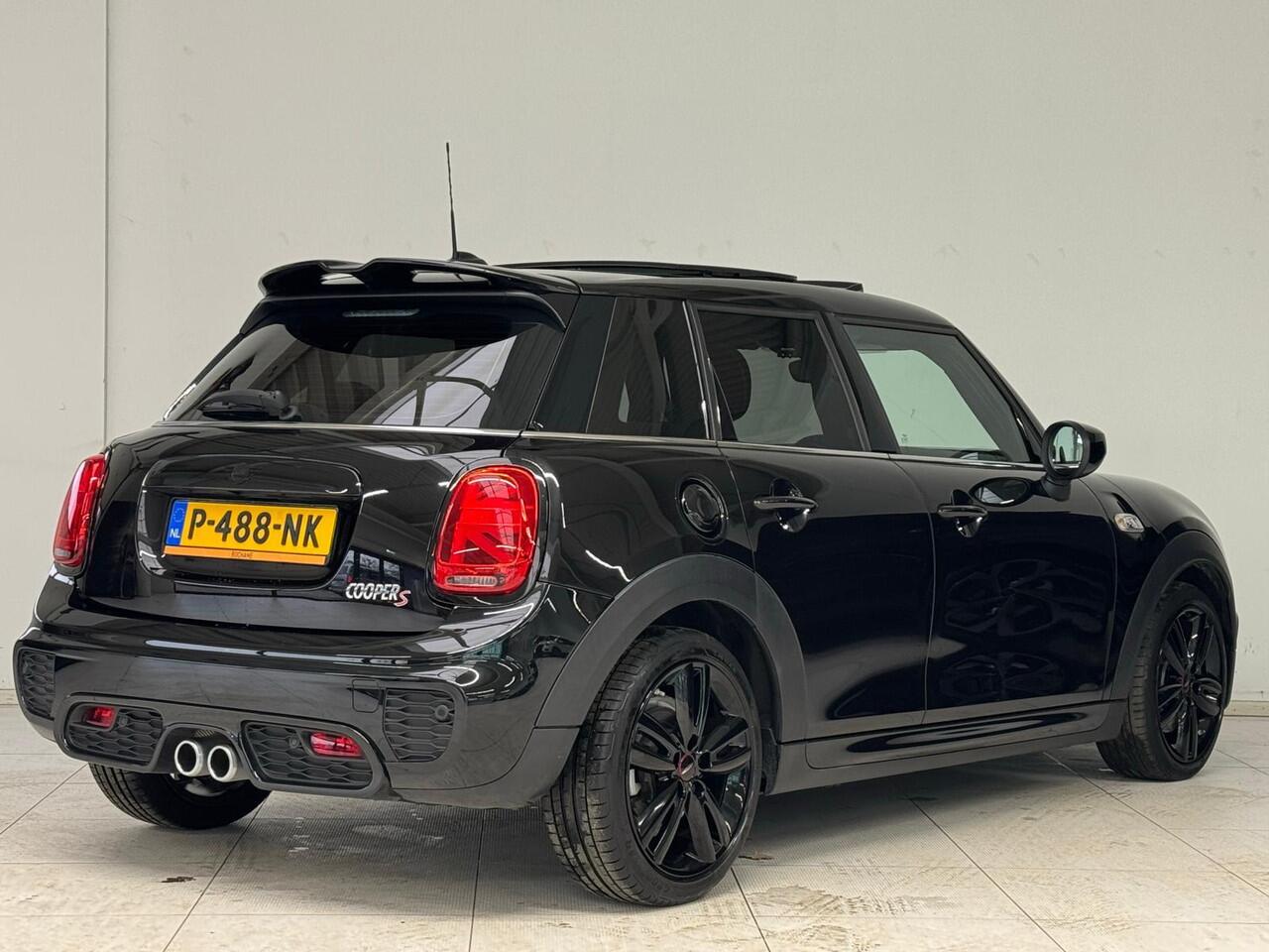 Mini COOPER S Mini 2.0 Hammersmith | Panoramadak | Apple Carplay / Android Auto | Navigatie | Parkeersensoren achter | Dealer onderhouden