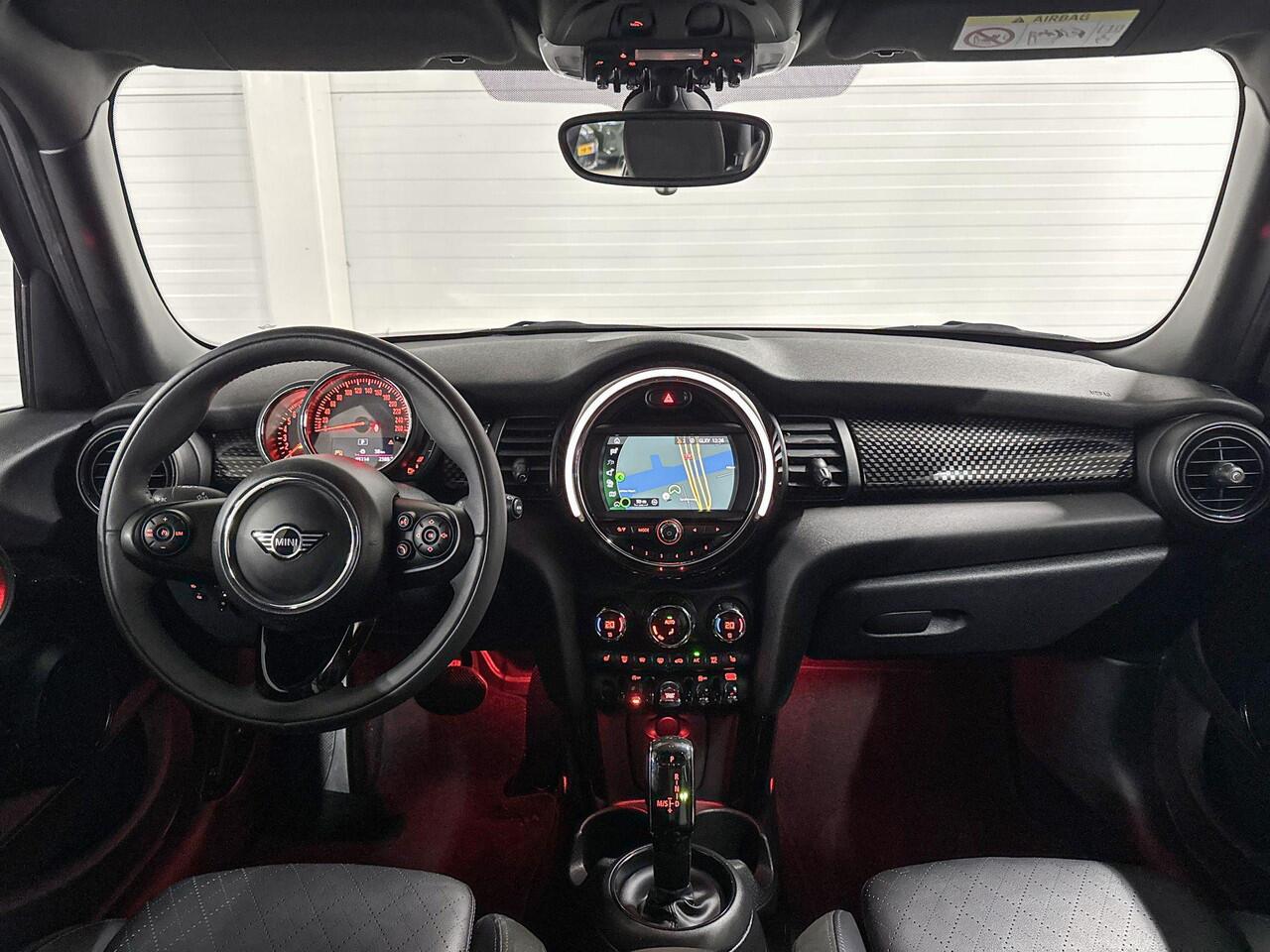 Mini COOPER S 5-deurs | Parkeersensoren achter | Comfort Access | Stoelverwarming | Apple Carplay