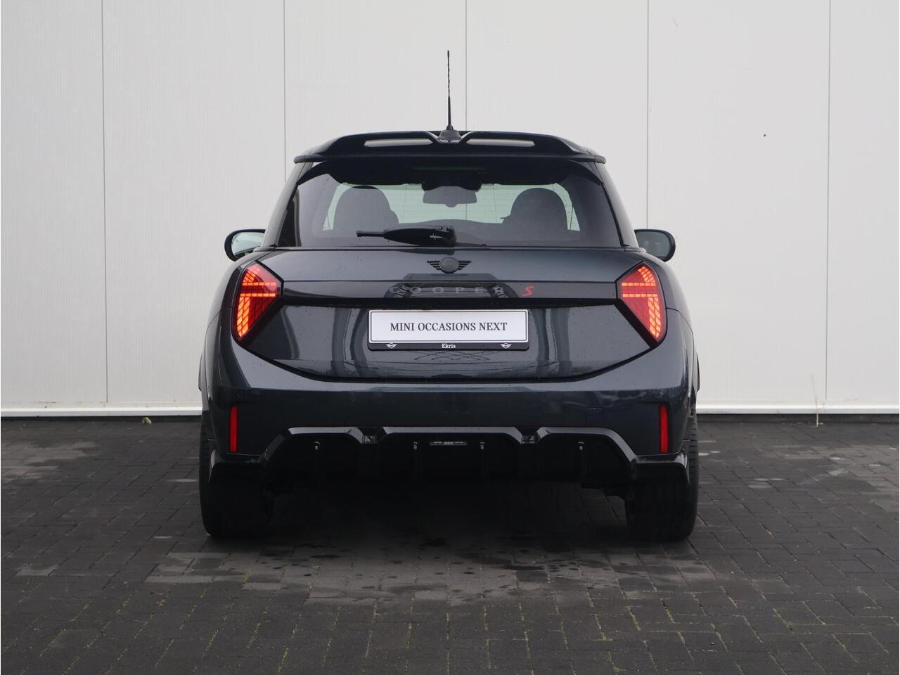 Mini COOPER S Mini 2.0 John Cooper Works M Stuurwiel verwarmd/ Comfort Access/ panoramadak/ Stoelverwarming/ Head-Up/ 18" LMV