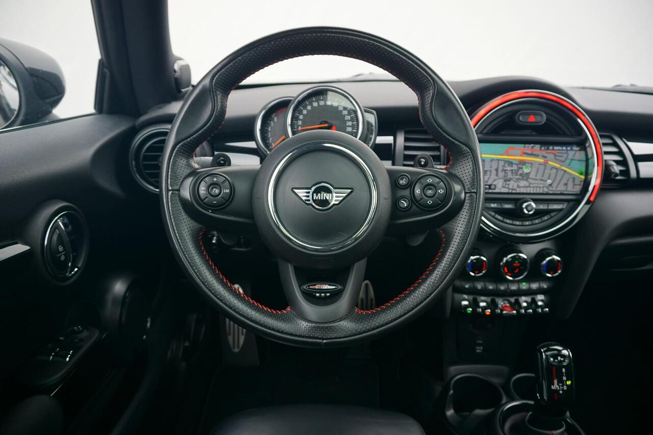 Mini COOPER S Hammersmith | Panoramadak / Harmon Kardon / keyless entry / JCW Pakket