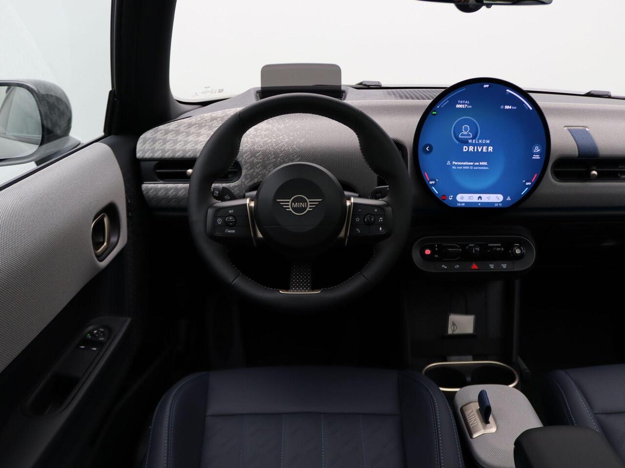 Mini COOPER S 3-Deurs Favoured Trim | Pakket M | Glazen Panoramadak | Stuur- en stoelverwarming | Comfort Access | Head-Up Display | 18" Night Flash LM