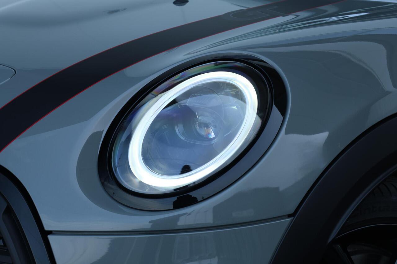 Mini COOPER S Mini 2.0 Rockingham GT Edition Stuurwiel verwarmd/ Comfort Access/ Achteruitrijcamera/ Stoelverwarming/ Panoramadak/ Sportstoelen