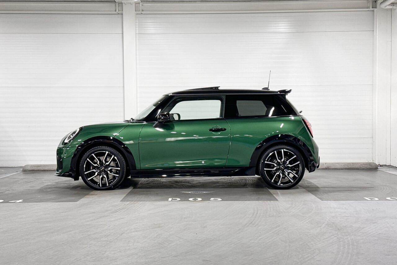 Mini COOPER S | John Cooper Works Uitvoering | Pakket XL |18" John Cooper Works Lap Spoke two-tone
